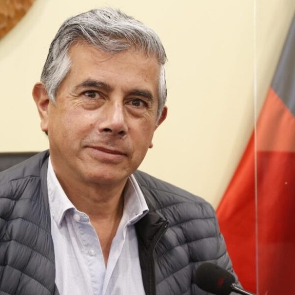 MANUEL MILLONES EMPLAZA A MINISTRA DE SALUD: «DEBE TRANSPARENTAR DEUDAS HOSPITALARIAS Y GARANTIZAR FINANCIAMIENTO REAL PARA LA RED PÚBLICA»