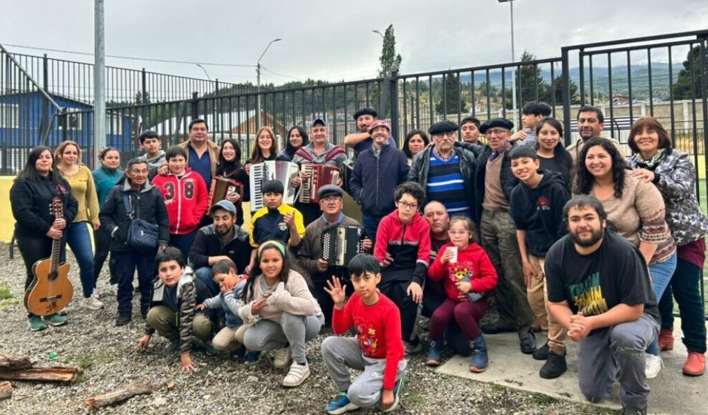 LAS DOS HILERAS REFUERZA SU COMPROMISO CULTURAL EN 2026 TRAS EMOTIVO ENCUENTRO COMUNITARIO