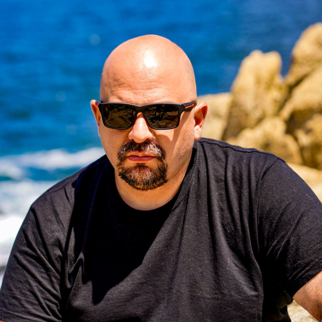 PERIODISTA FELIPE LEÓN DÍAZ RETOMA EL CAMINO DEL HIP-HOP COMO “SOLO DAME 2 RAZONES” Y LANZA NUEVO SINGLE