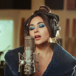 MIA CATALINA PRESENTA “PASA LA NOCHE”, UNA CANCIÓN SOBRE EXTRAÑAR, SEGUIR ADELANTE Y VOLVER A CREAR